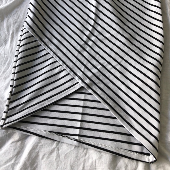 Zara Pencil Skirt - Picture 2 of 2